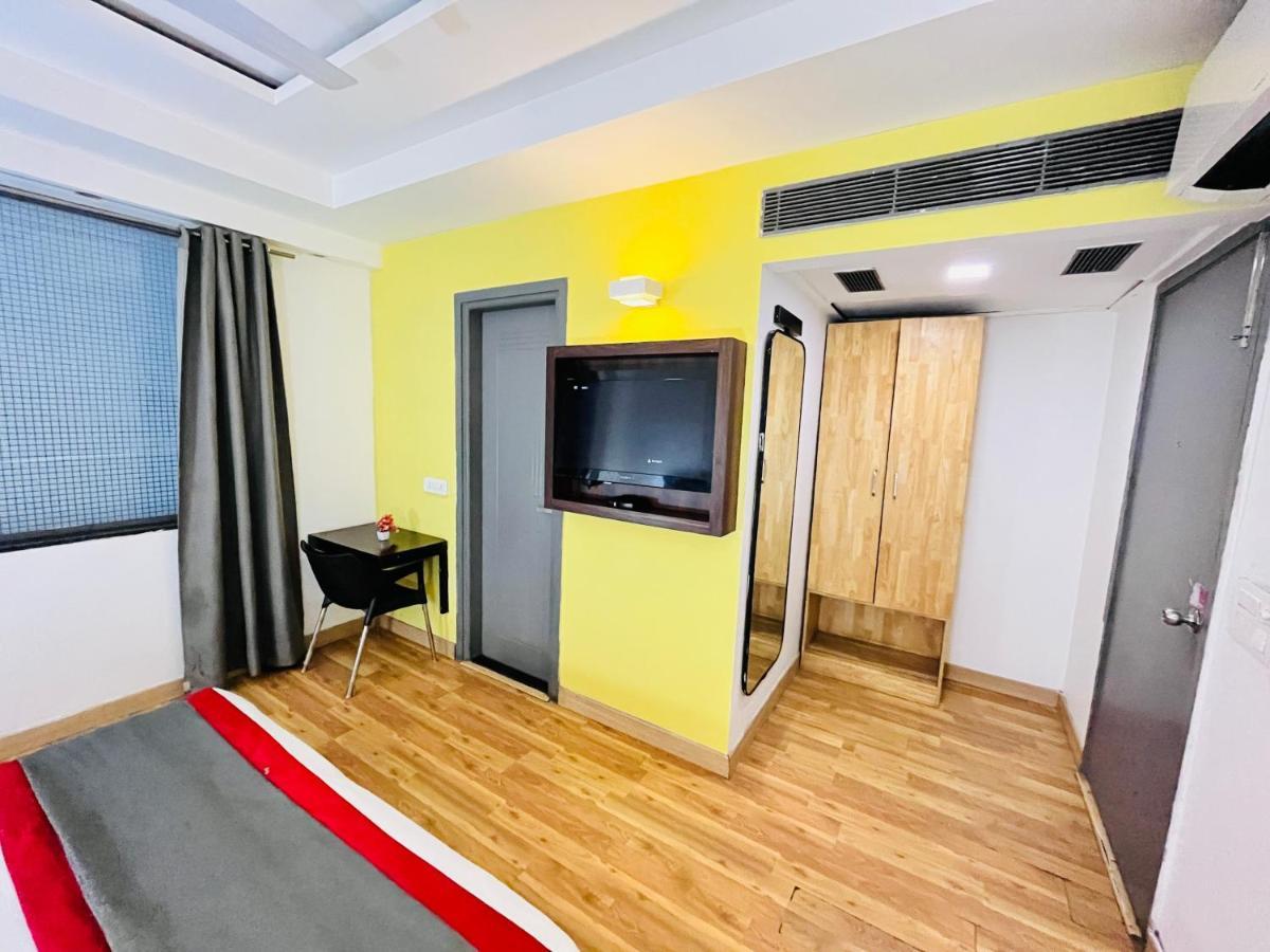 Hotel At Residency Kaushambi Couple Friendly Ghaziabad Eksteriør bilde