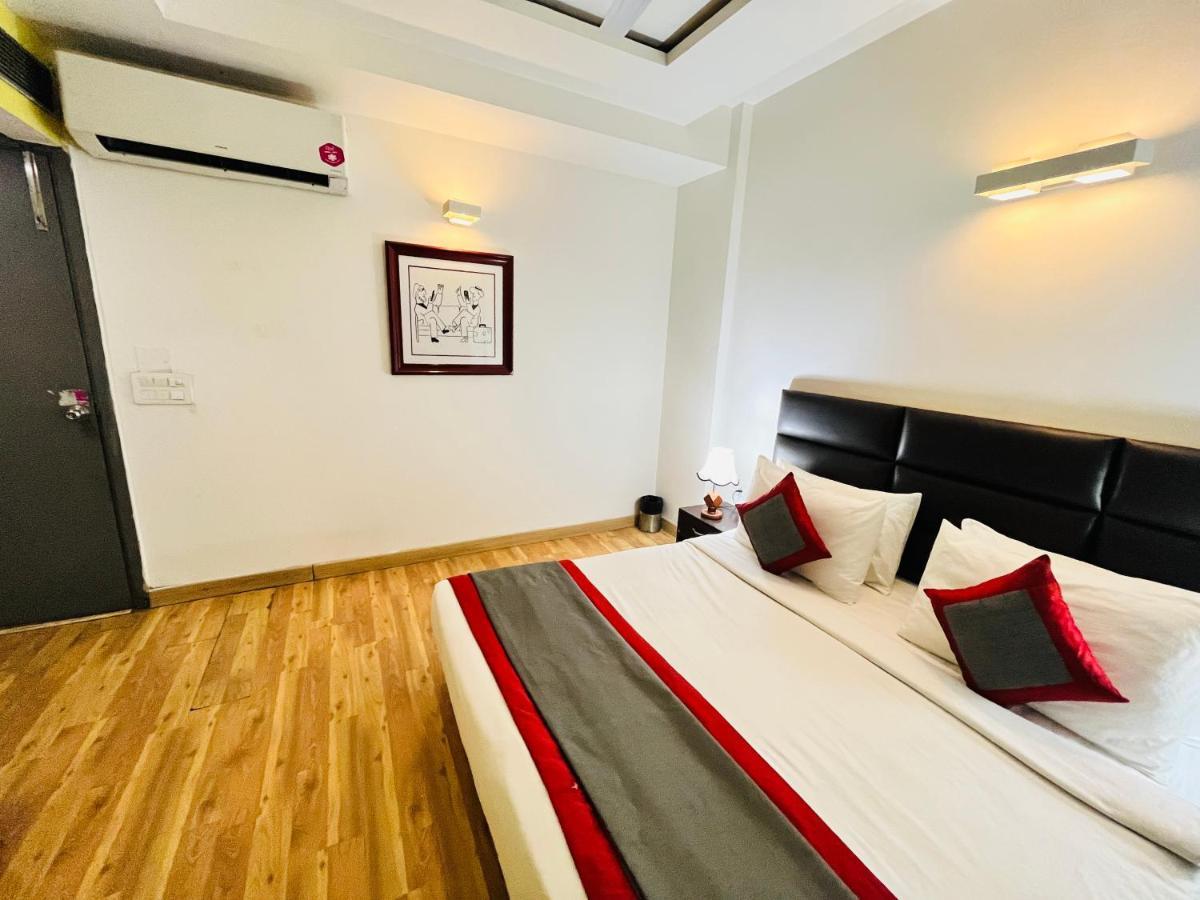 Hotel At Residency Kaushambi Couple Friendly Ghaziabad Eksteriør bilde